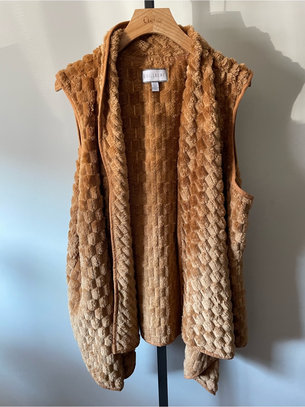 Guillaume Plush Faux Fur Open Vest Textured Scalloped SOFT